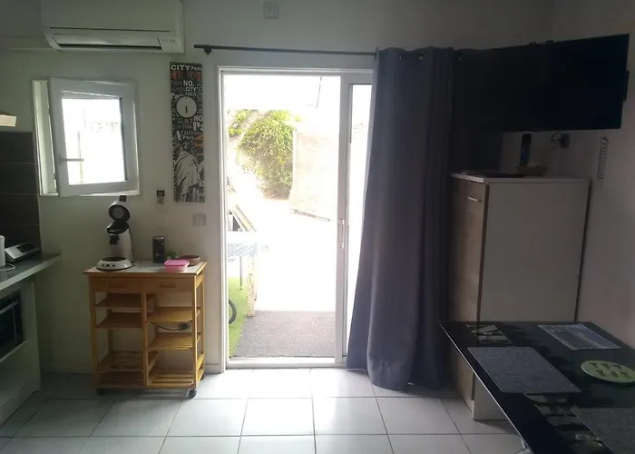 - Bord De Semesterbostad Vias