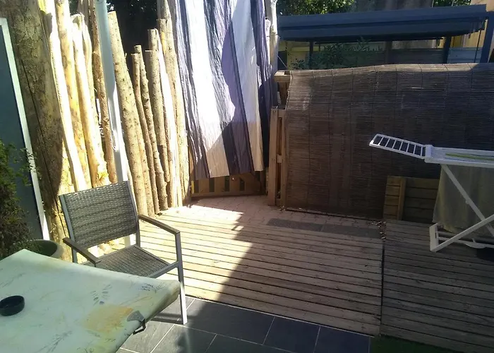 - Bord De Semesterbostad Vias